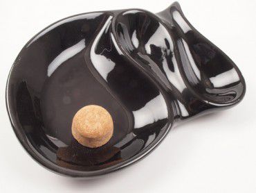 Pfeifenascher Keramik schwarz glänzend oval mit 2 Ablagen 